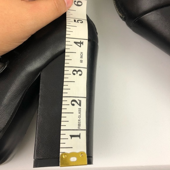 Steve Madden Comet Studded Buckle Pointed Black Leather Heel Boots Size 6 - Picture 15 of 15